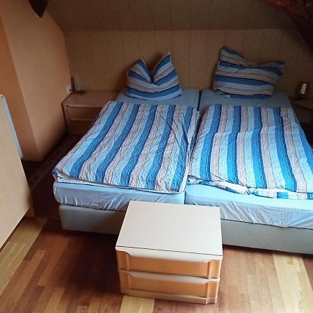 Uebernachtungszimmer 1 Schlettau ภายนอก รูปภาพ